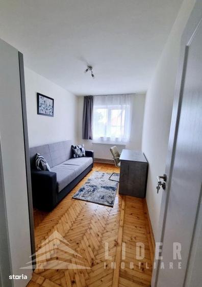 Apartament cu 3 camere decomandat în Gruia