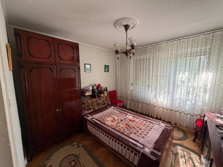 Apartament cu 2 camere semidecomandat în Micro 17
