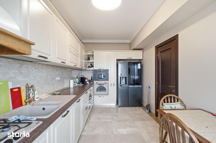 Apartament cu 4 camere în Est