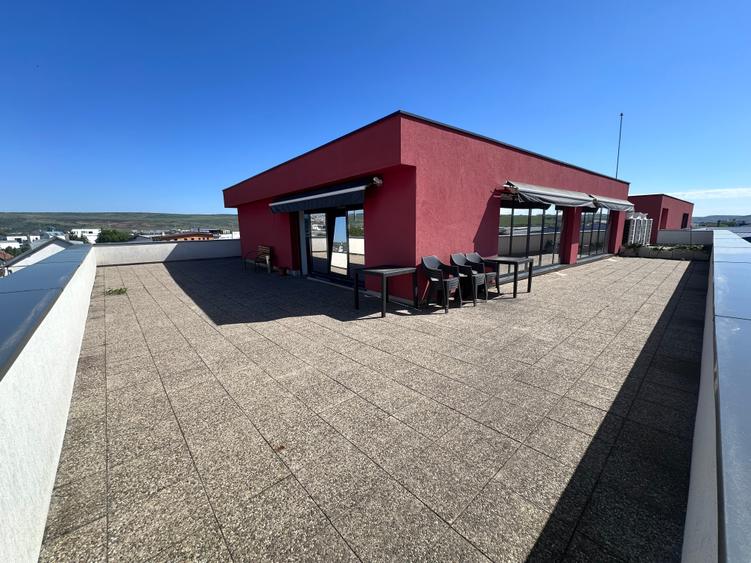 Birou, de 2,000 mp, în Aeroport