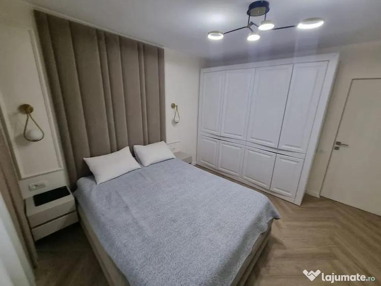 Apartament cu 3 camere decomandat, mobilat în Faleza Nord