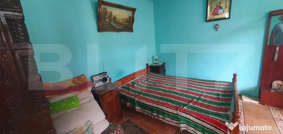 Casă cu 5 camere cu Teren 240 Mp în Central