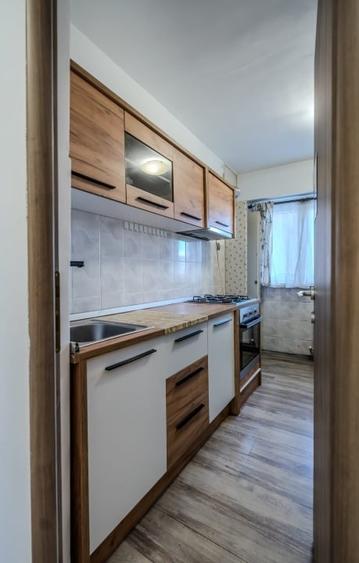 Apartament cu 3 camere decomandat, mobilat în Virtuții