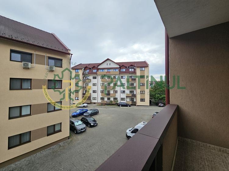 Apartament cu 3 camere decomandat în Piața Cluj