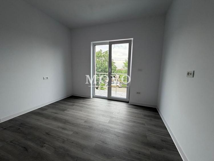 Duplex cu 4 camere cu Canalizare în Utvin