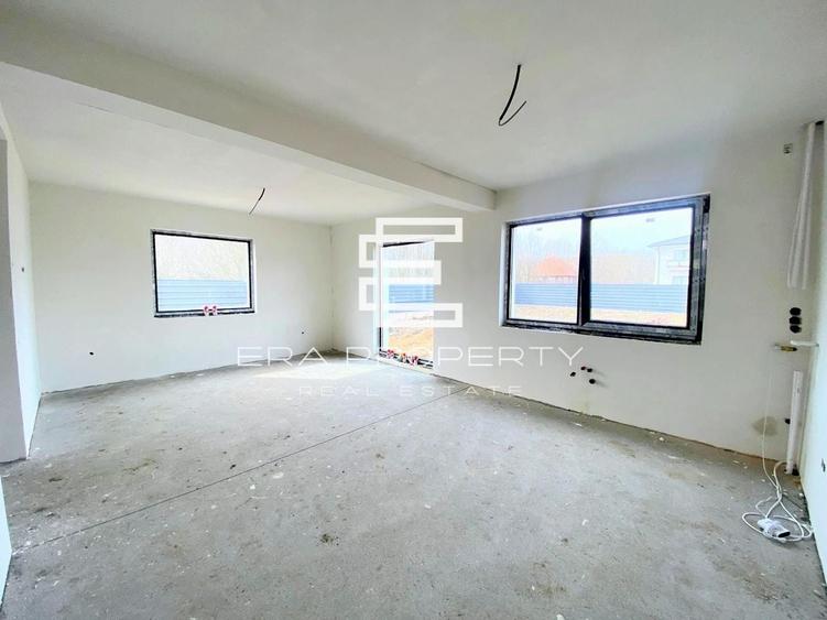 Duplex cu 5 camere cu Canalizare în Șelimbăr