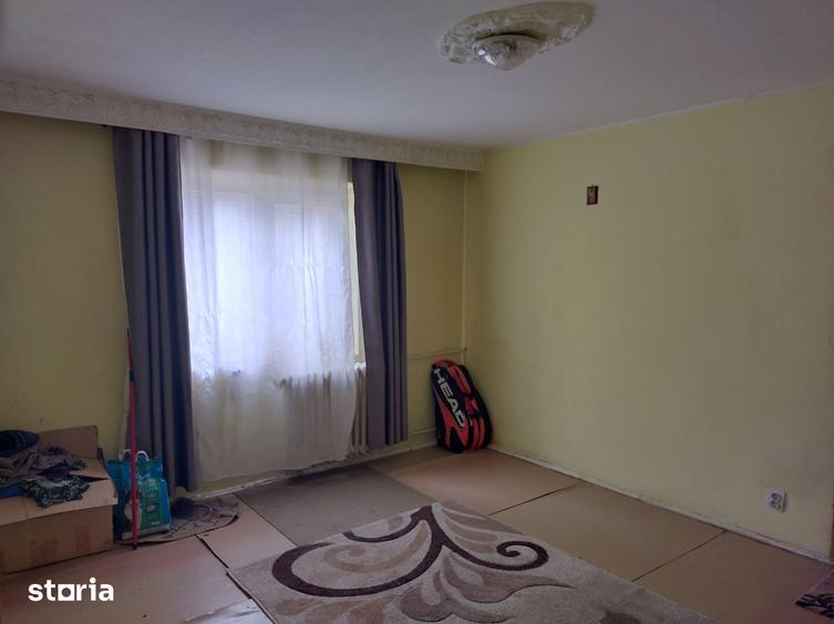 Apartament cu 2 camere semidecomandat în Ferentari
