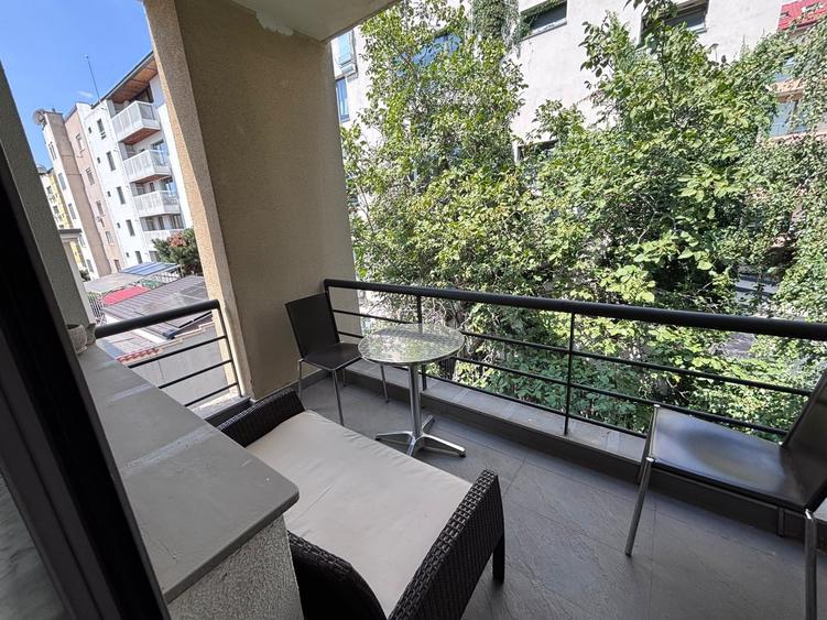 Apartament cu 4 camere decomandat, mobilat în Dorobanți