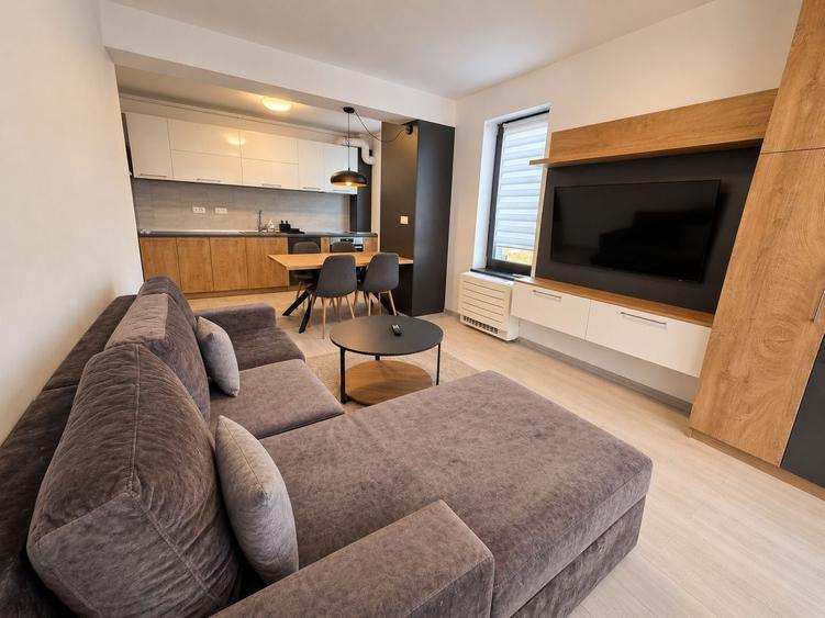 Apartament cu 3 camere decomandat, mobilat în Pipera