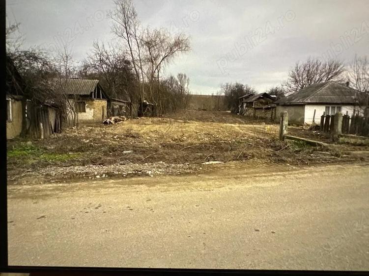 Teren de 2000 mp, în Drăgușani