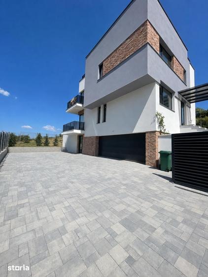 Casă cu 6 camere cu Teren 450 Mp în Apahida