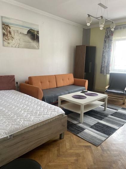 Garsonieră decomandată în Central