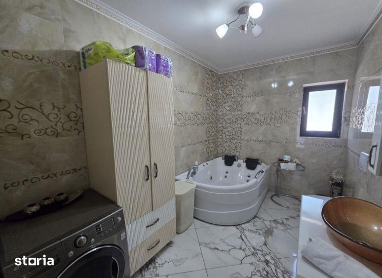 Casă cu 5 camere cu Teren 1700 Mp în Bucium