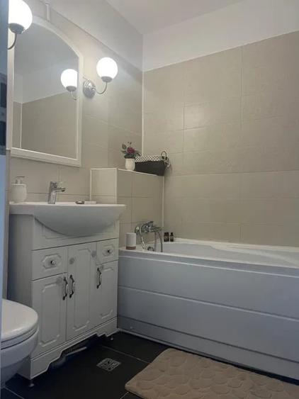 Apartament cu 2 camere decomandat, mobilat în 13 Septembrie