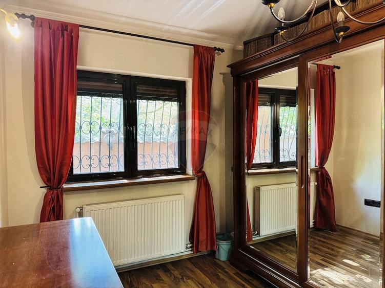 Casă cu 4 camere în Central