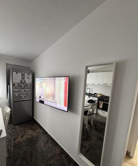 Apartament cu 2 camere semidecomandat, mobilat în Berceni