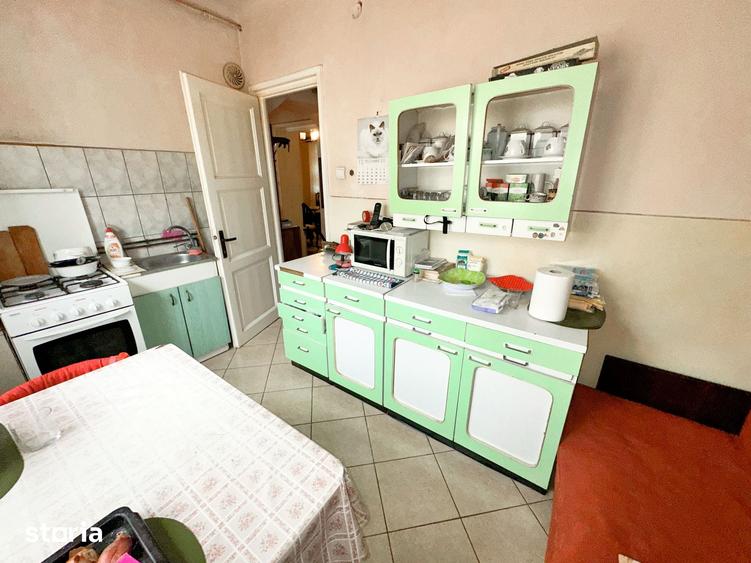 Apartament cu 3 camere decomandat în Central