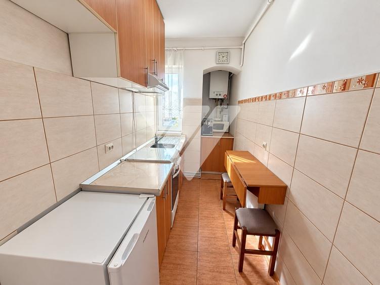 Apartament cu 3 camere semidecomandat, mobilat în Hipodrom 3