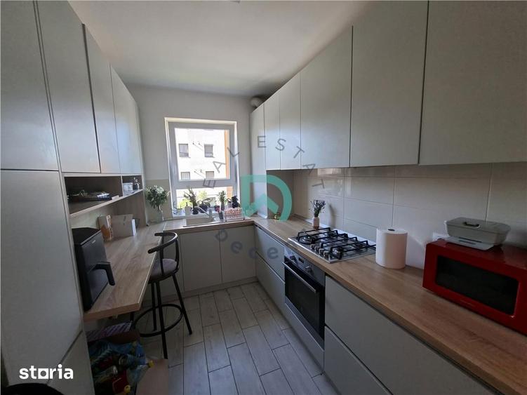 Apartament cu 3 camere în Tractorul