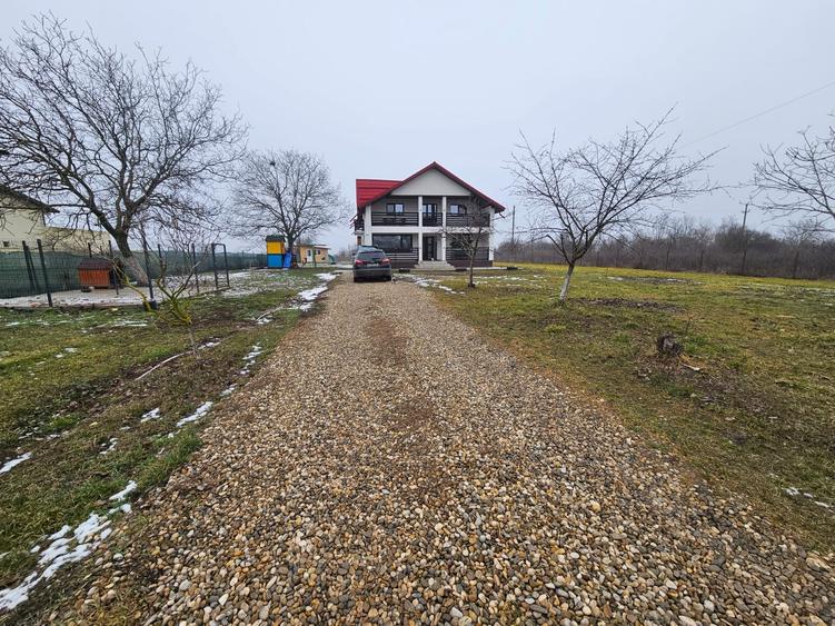 Casa Raiul Copiilor - Crevedia/Darza ( Parter+ etaj ) - 2