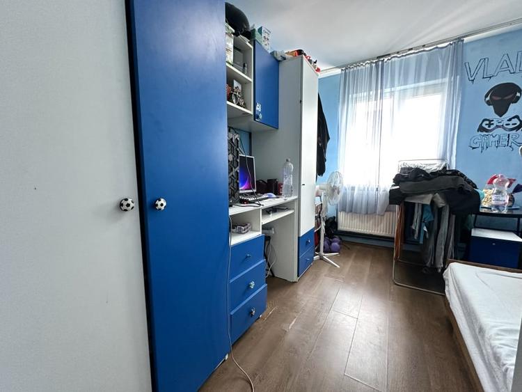Apartament mare cu 4 camere, etaj 2 - zona Circumvalatiunii - 4