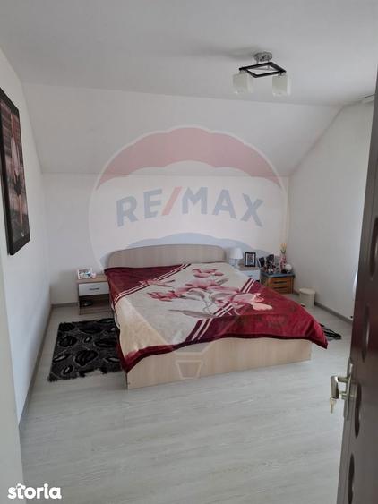 Casa / Vila cu 5 camere de vanzare - 6