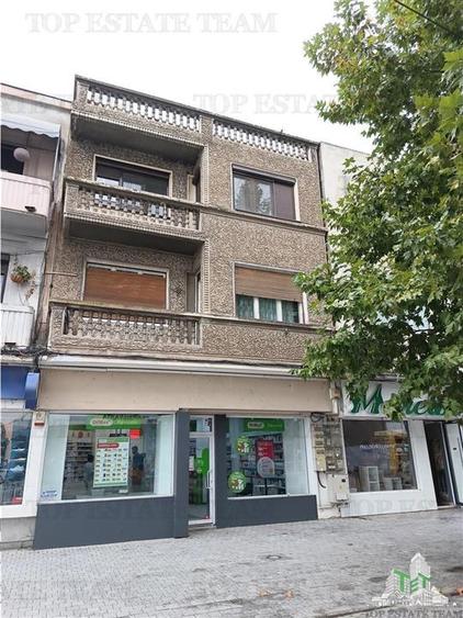 Apartament superb cu 4 camere, stradal, fix in centrul Buzaului langa primarie, - 1
