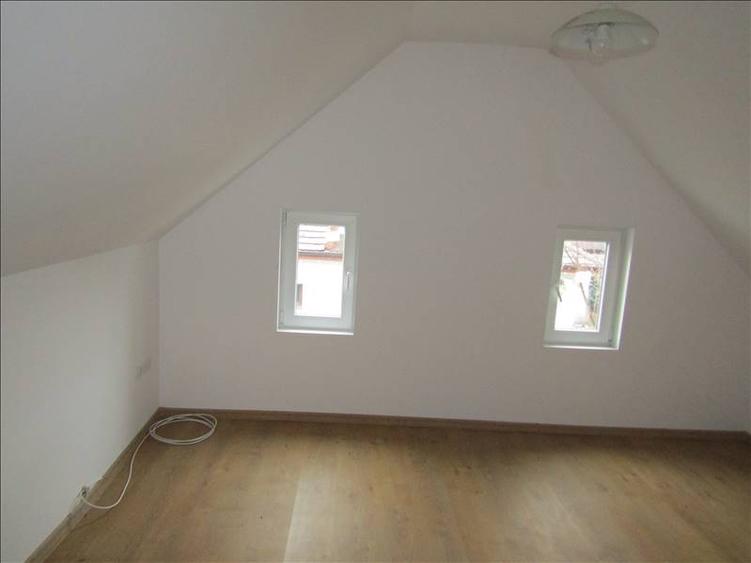 Casa singur in curte, central,  zona Stefan Cel Mare - 9