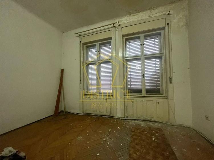 Apartament cu 5 camere semidecomandat în Elisabetin