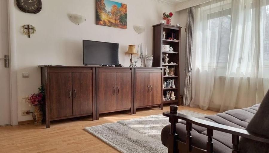 Apartament 3 camere etaj 2, Titan 1 Decembrie 1918 zona metrou Costin Georgian - 1
