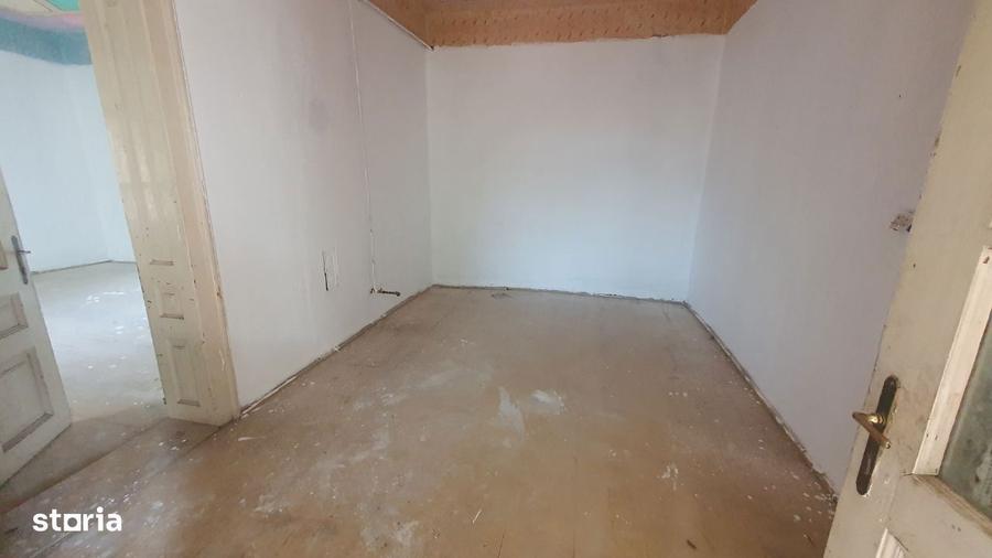 Vand teren cu casa veche in Zadareni - ID : RH-37250-property - 5