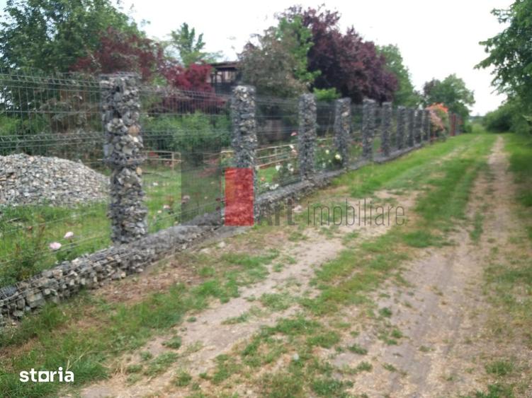 Teren de 3000 mp, în Central