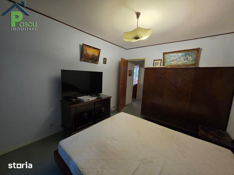 Apartament cu 3 camere semidecomandat în Giurgiului