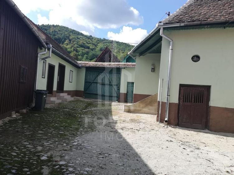 Casă tradițională de vânzare în Fântânele- vedere superba spre munti - 10