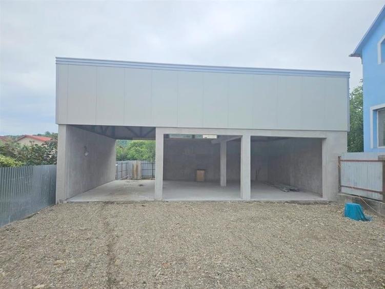 Hala de inchiriat in Targu Ocna  cu acces stradal si posibilitate de personaliz - 1