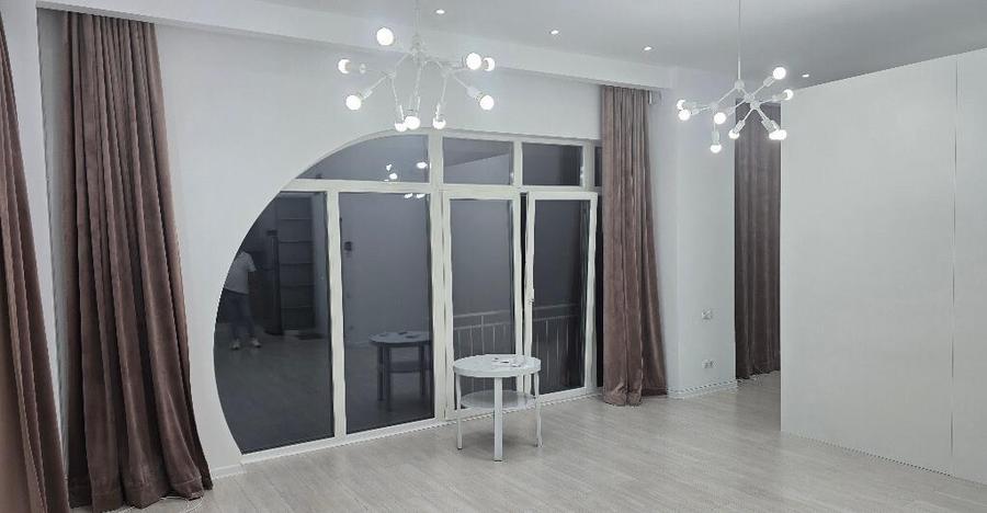 Inchiriez apartament 2 camere in Deva, zona ultracentrala, etaj 1, - 2