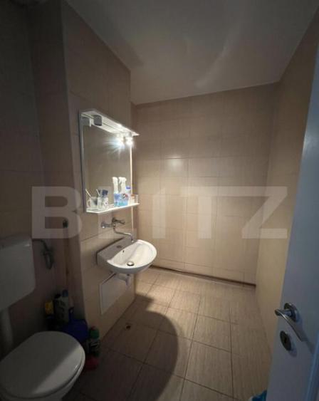 Spa?iu birou, 50 mp, zona Interservisan - 9