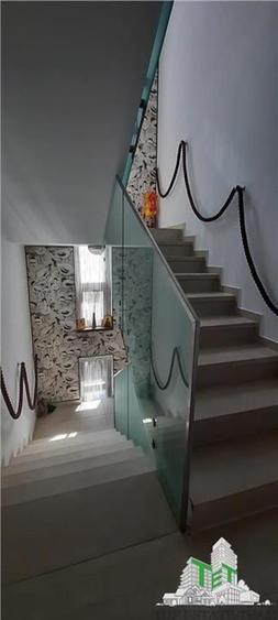 Vila eleganta de vanzare in Damaroaia - 13