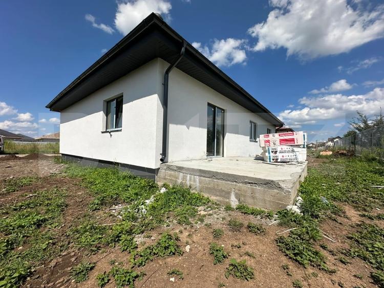 Casa noua cu 4 camere in Tarlungeni - 1