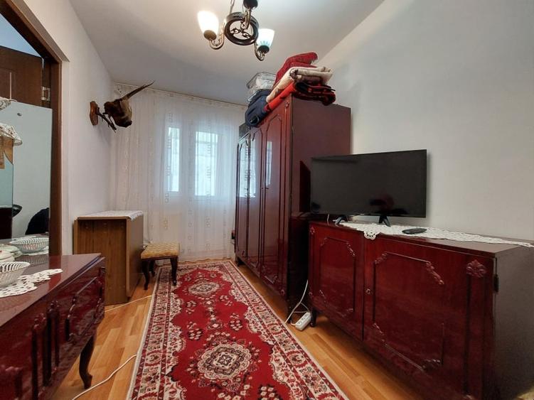 vand ap. 2 camere etaj 2 micro 6 - 12