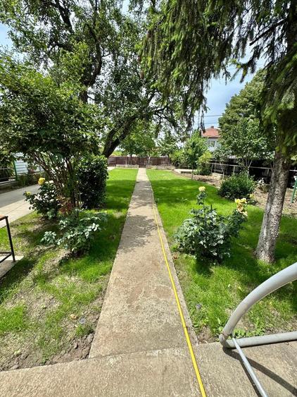 Casa Moderna -  Constructie 2012 - 100 MP utili - 1280 MP Curte - 4 Camere - NOU - 2