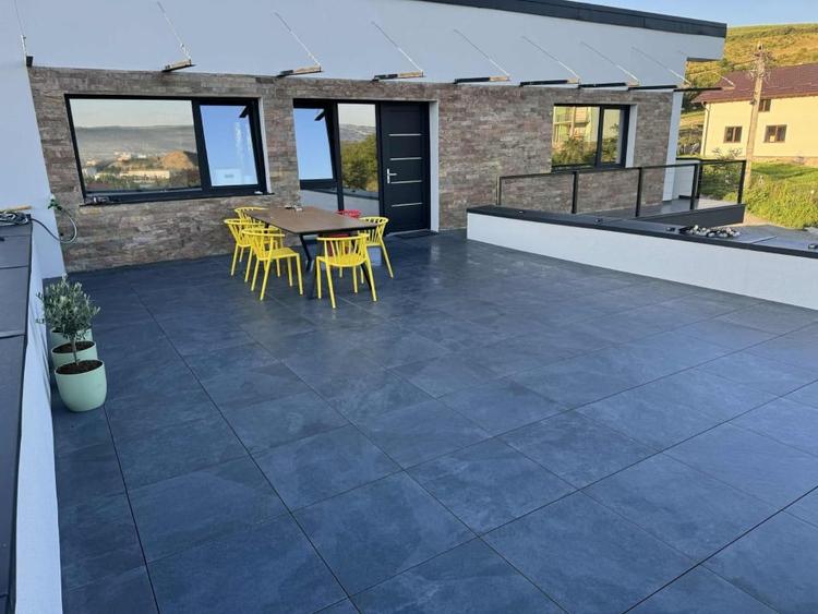 Vila de lux, 220 mp, la cheie, Dezmir - 7