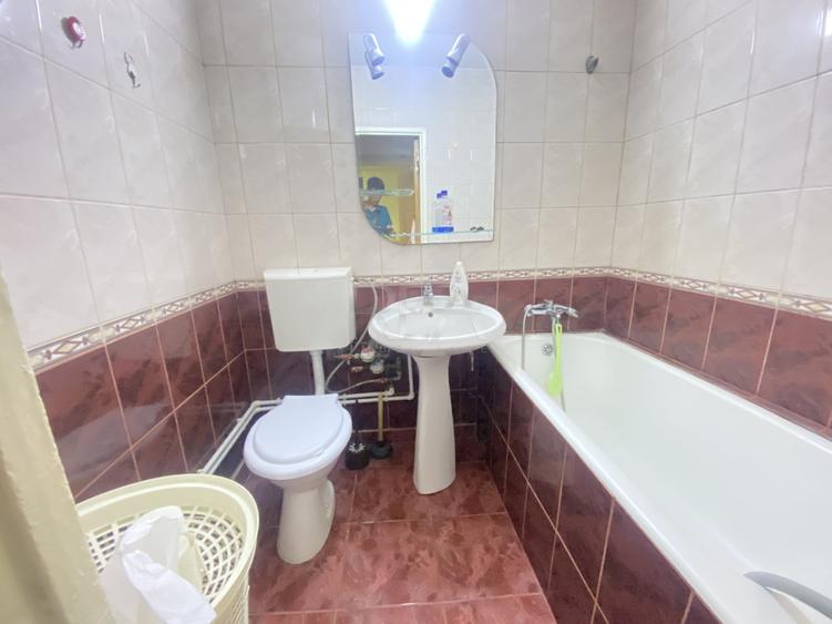 Apartament cu 3 camere decomandat, mobilat în Rahova