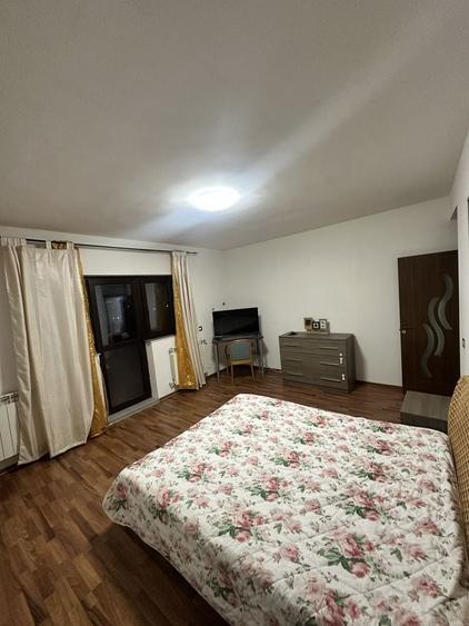 Persoana Fizica - Inchiriez apartament cu 2 camere decomandat. Loc de parcare inclus - zona Bucium - 4