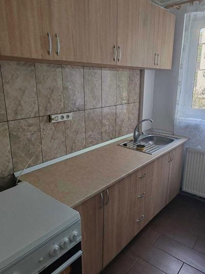 Inchiriez apartament cu 2 camera ,semidecomandat et. II in Baia Mare pe Bd. Independentei zona Kaufland cu 1500 lei pe luna si garantie - 3
