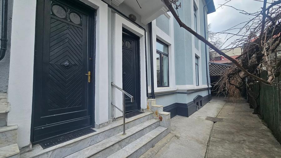 Vila interbelica in inima Zonei Eminescu -Toamnei - 1