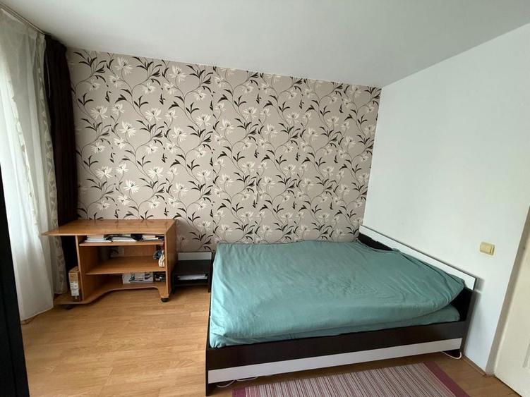 Inchiriez camera ap 4 camere Nicolina Lidl - prima statie - 8