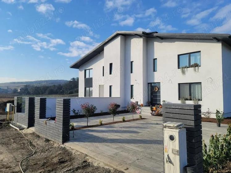 Vand casa noua, singur in curte, duplex pe unu 1 si 2 nivele. loc. Voiniceni - 1