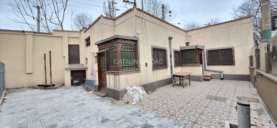 GARA CASA 3 CAMERE + DOUA CURTI RENOVATA GAZE IDEAL ACTIVITATI COMERCIALE