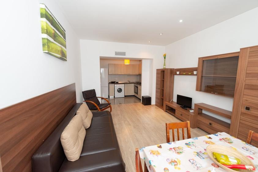 Apartament cu 2 camere semidecomandat în Vitan-Bârzești